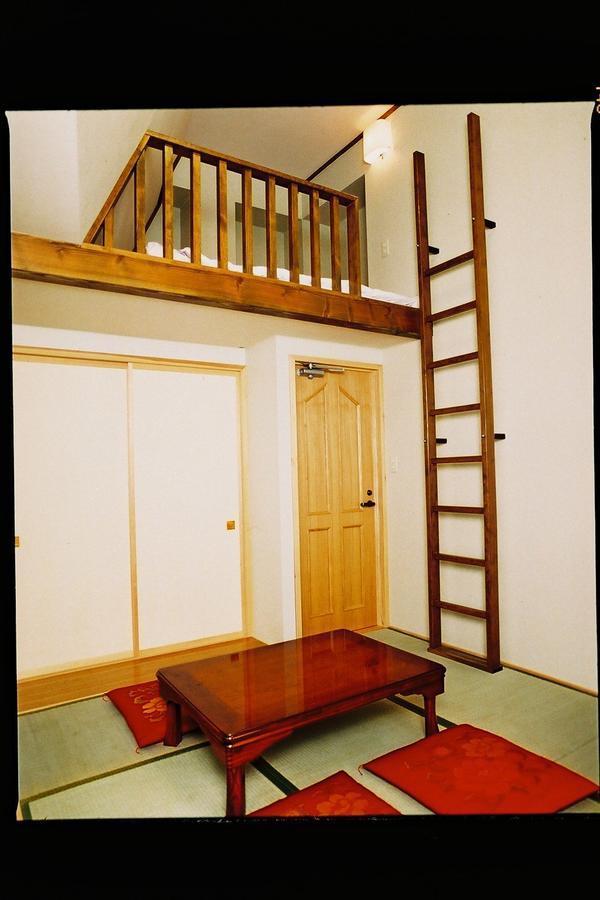 Land Haus Azegami Bed & Breakfast Nozawaonsen Bagian luar foto