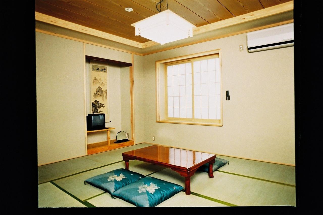 Land Haus Azegami Bed & Breakfast Nozawaonsen Bagian luar foto