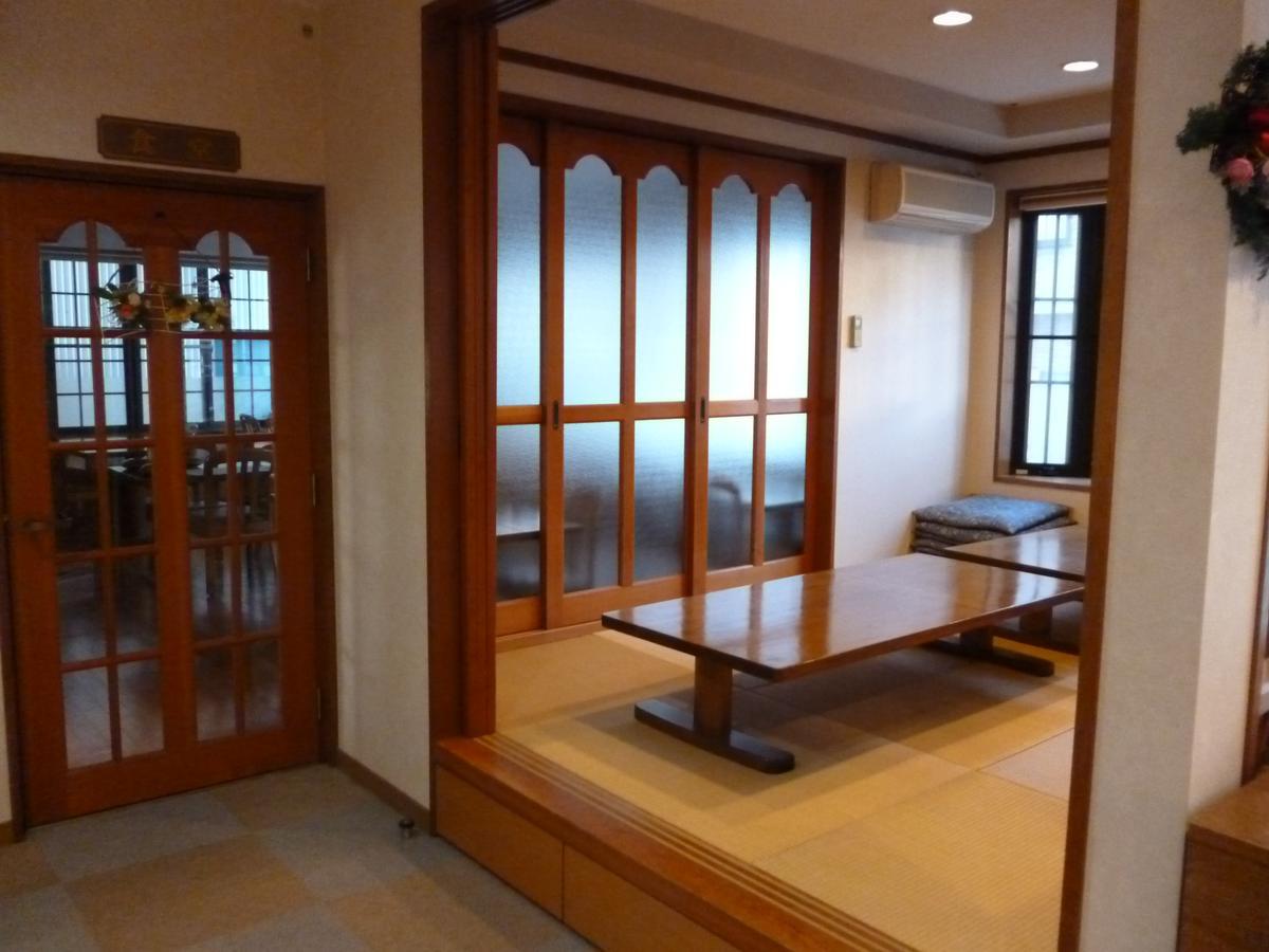 Land Haus Azegami Bed & Breakfast Nozawaonsen Bagian luar foto
