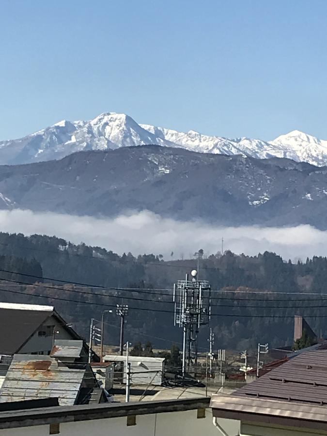 Land Haus Azegami Bed & Breakfast Nozawaonsen Bagian luar foto